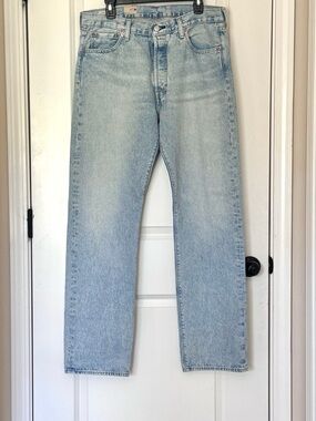 Levi's Men's Light Wash Straight Jeans